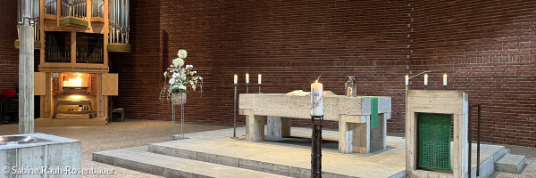 Altar und Orgel