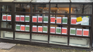 Fenster Advent Bücherei